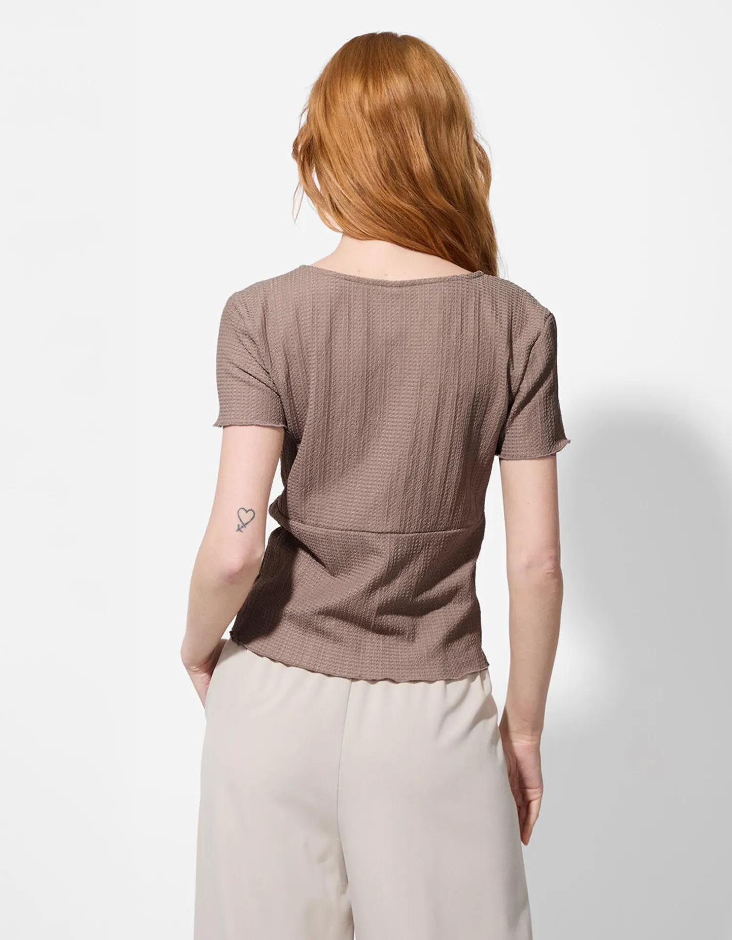 Page One T-shirt - Wikkellook - beige Online